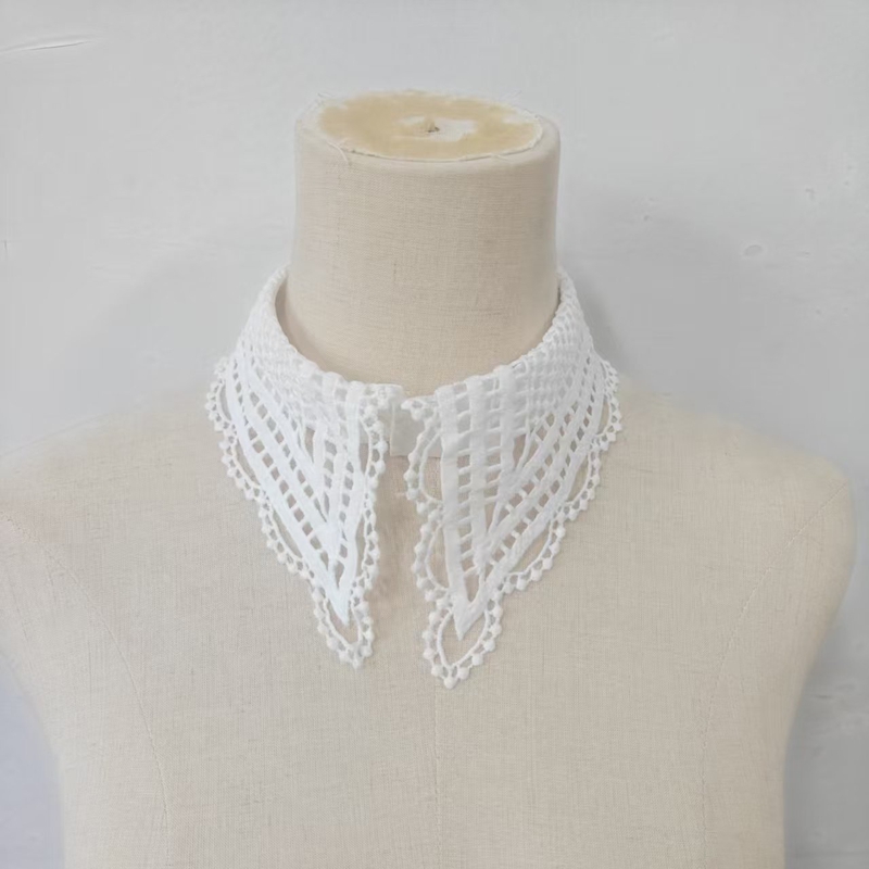 Lady White Ruffled False Colla - Shirts recension och pris